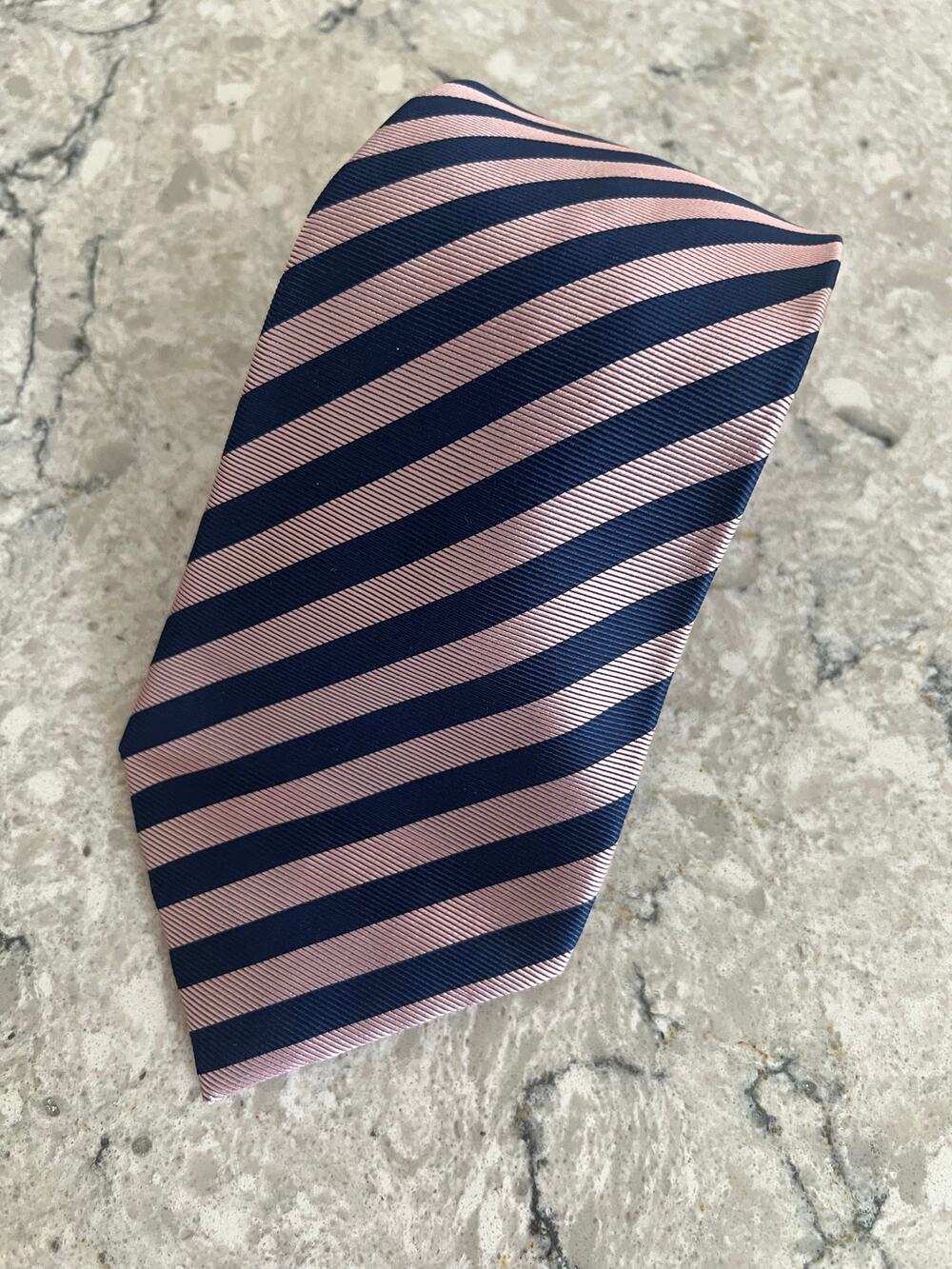 Van Heusen 100% Silk Men's Neck Tie Pink w Navy Blue Stripes JL